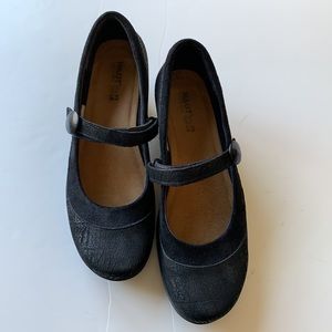 Naot Mary Jane heels black size 8